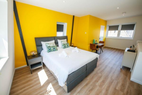 Deluxe 35m2 City Center Suite with Views - DB6C